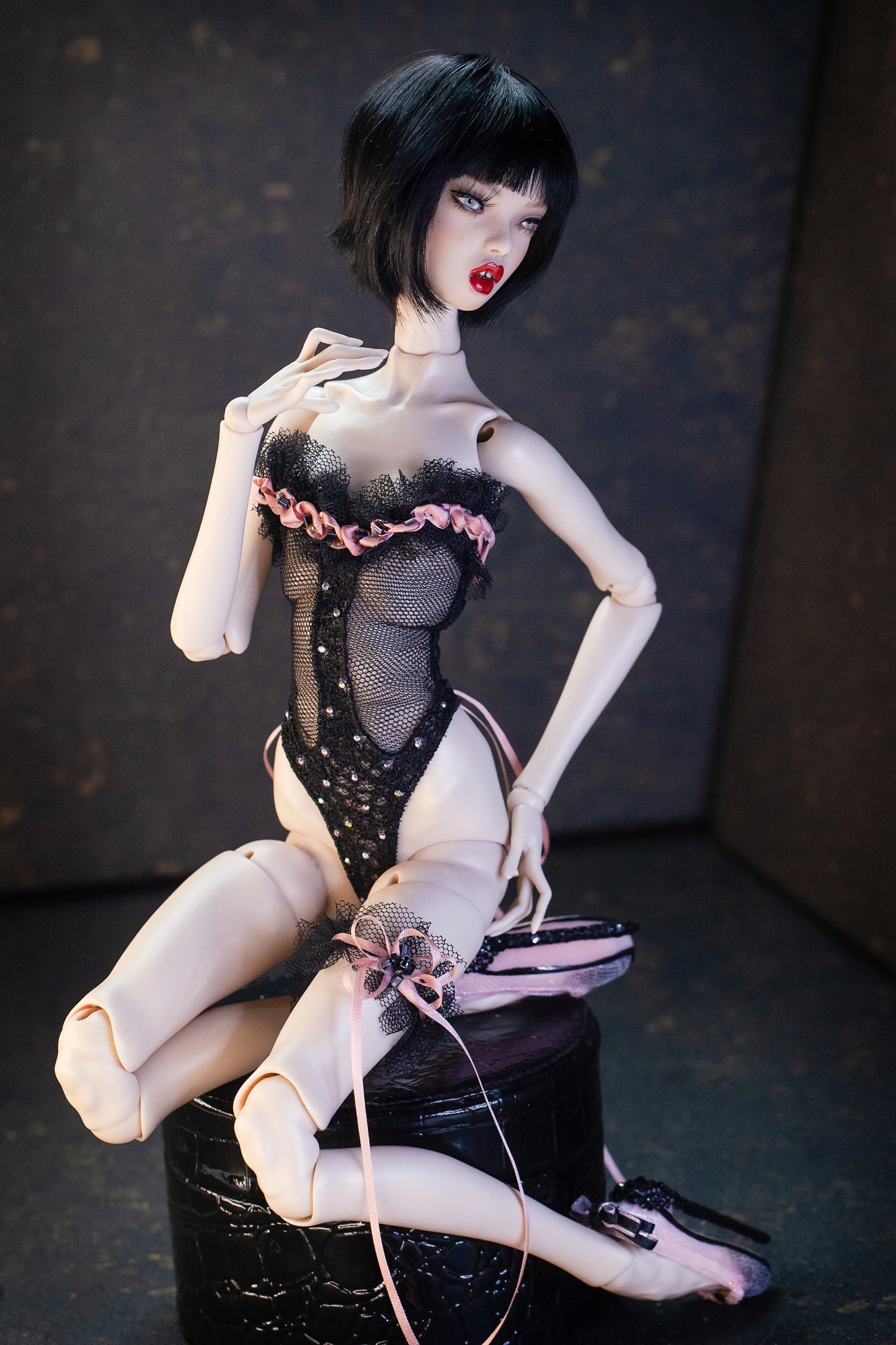 Edle Dessous für Popovy Sisters & Recast Puppen. Body Lingerie Corsage mit Strumpfband und Morgenmantel