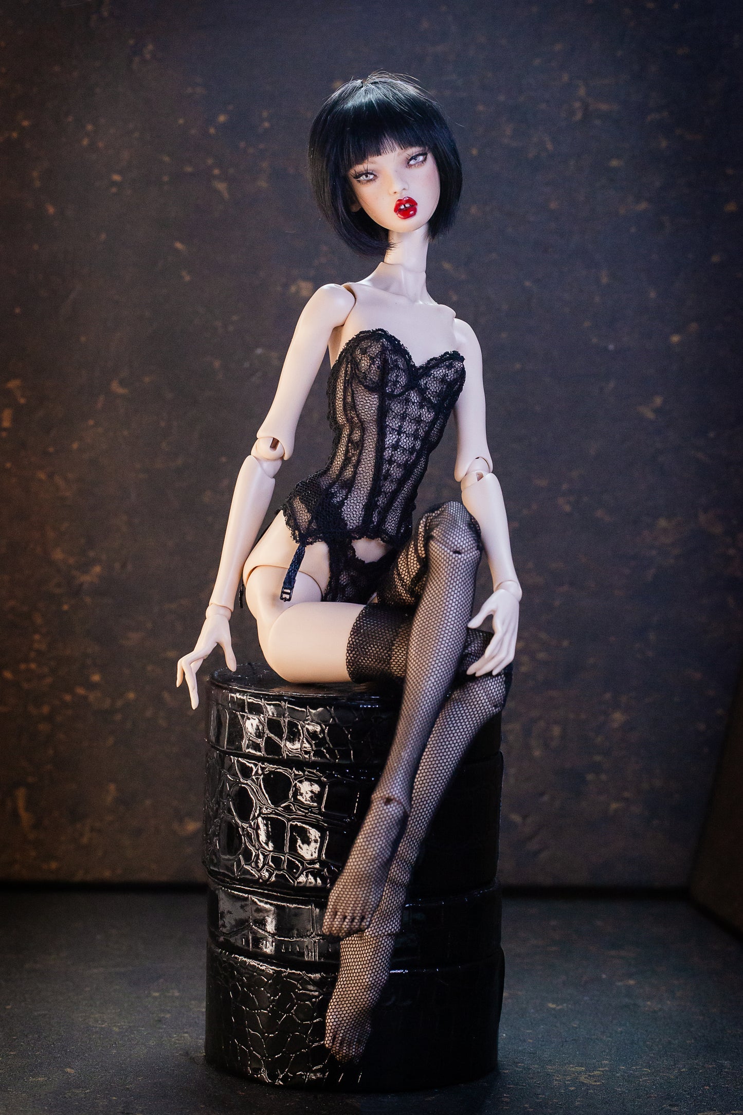 Edle Dessous Lingerie für Popovy Sisters BJD 1/4 Puppen. Corsage + Tanga mit Strümpfen und Bolero