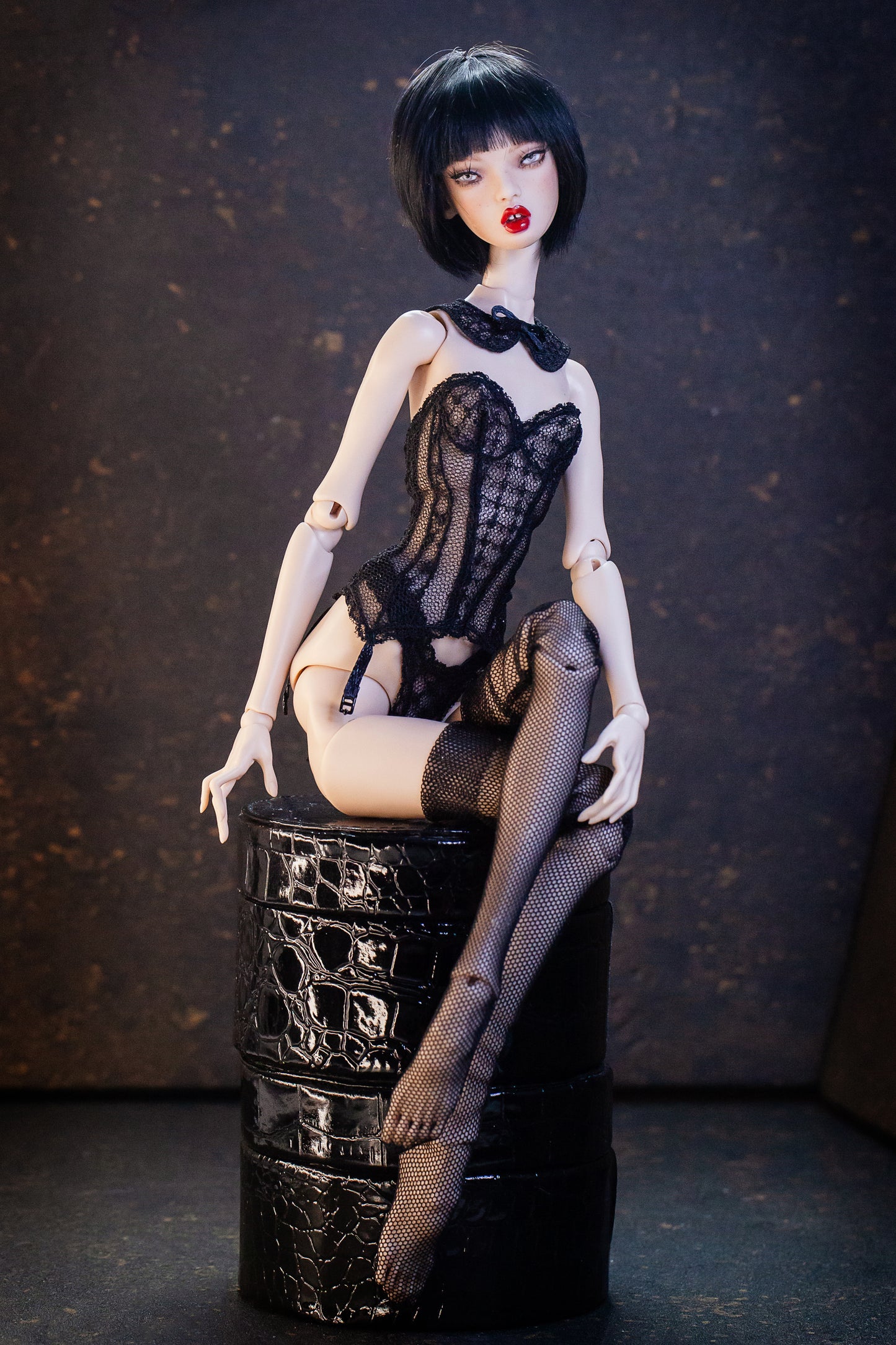 Edle Dessous Lingerie für Popovy Sisters BJD 1/4 Puppen. Corsage + Tanga mit Strümpfen und Bolero