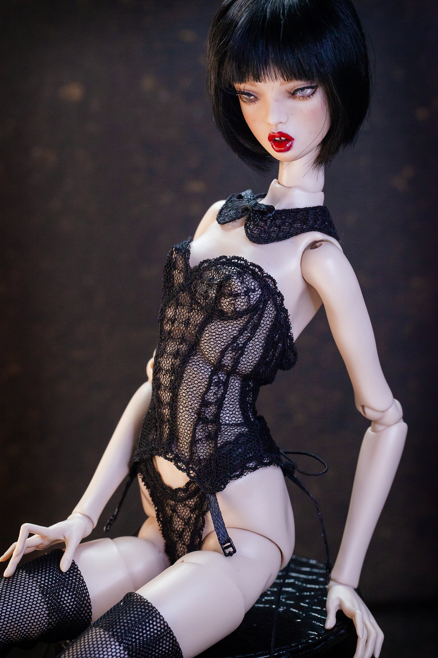 Edle Dessous Lingerie für Popovy Sisters BJD 1/4 Puppen. Corsage + Tanga mit Strümpfen und Bolero