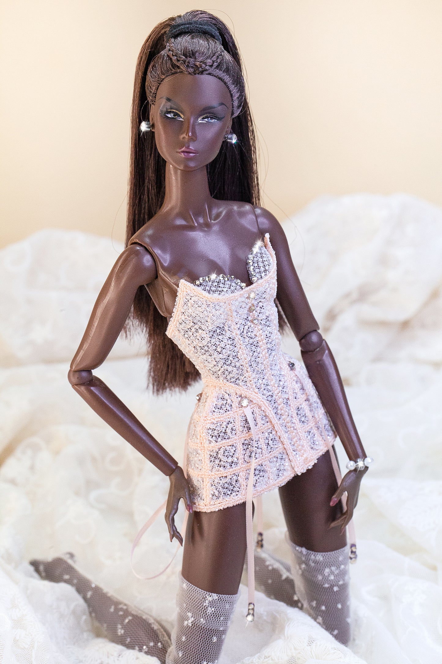 Rokoko Corsagen Kleid  für Fashion Royalty, Poppy Parker & Nu Face Puppen  mit Strümpfen