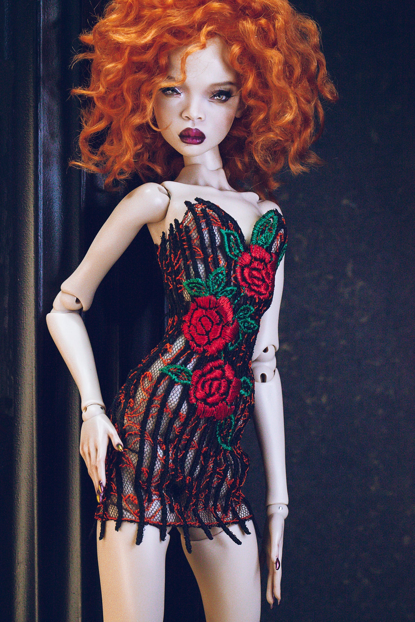 Edles Rosen Etui Kleid für Popovy Sisters BJD 1/4 Puppen + Strümpfe