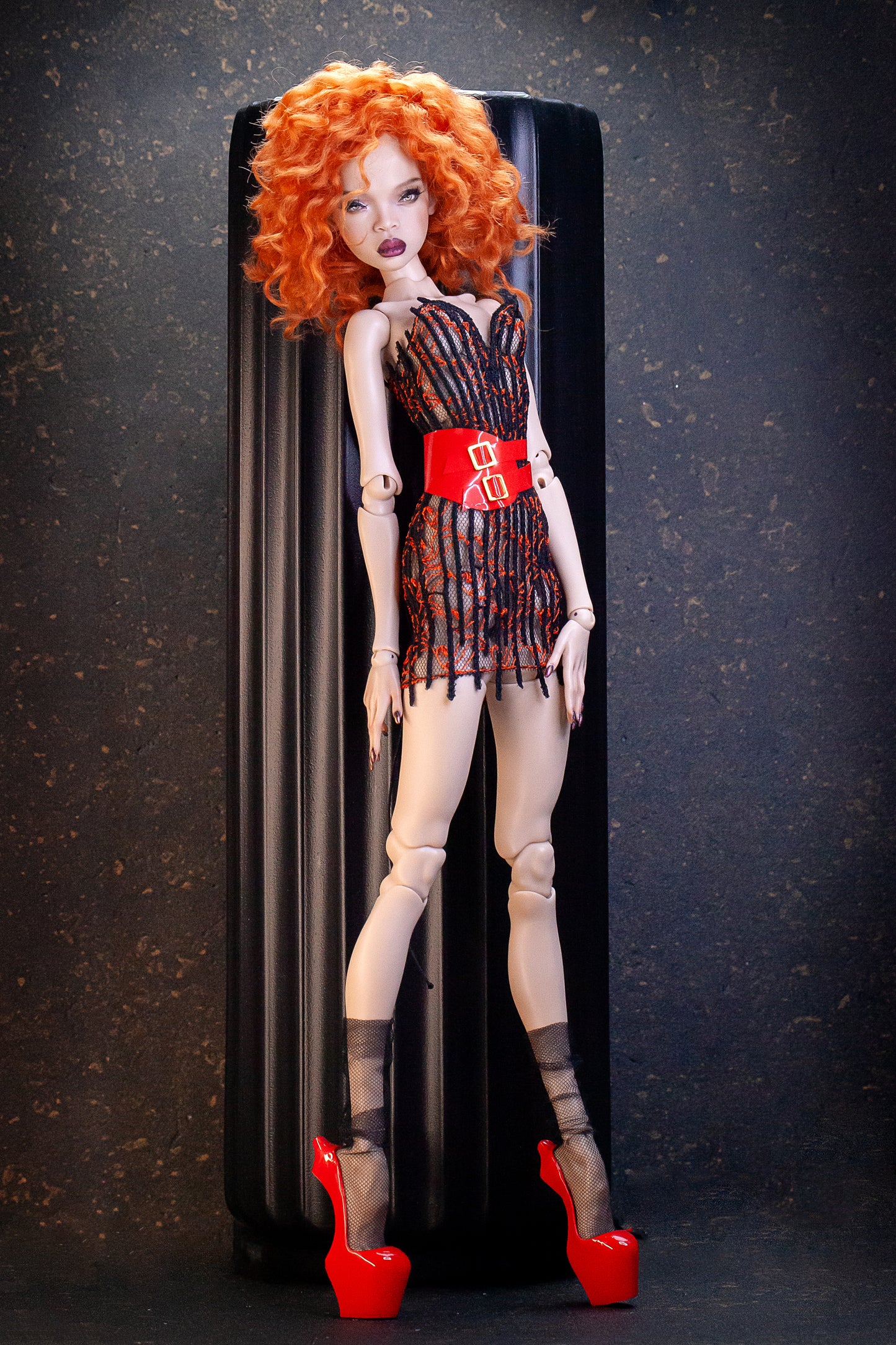 Edles Rosen Etui Kleid für Popovy Sisters BJD 1/4 Puppen + Strümpfe