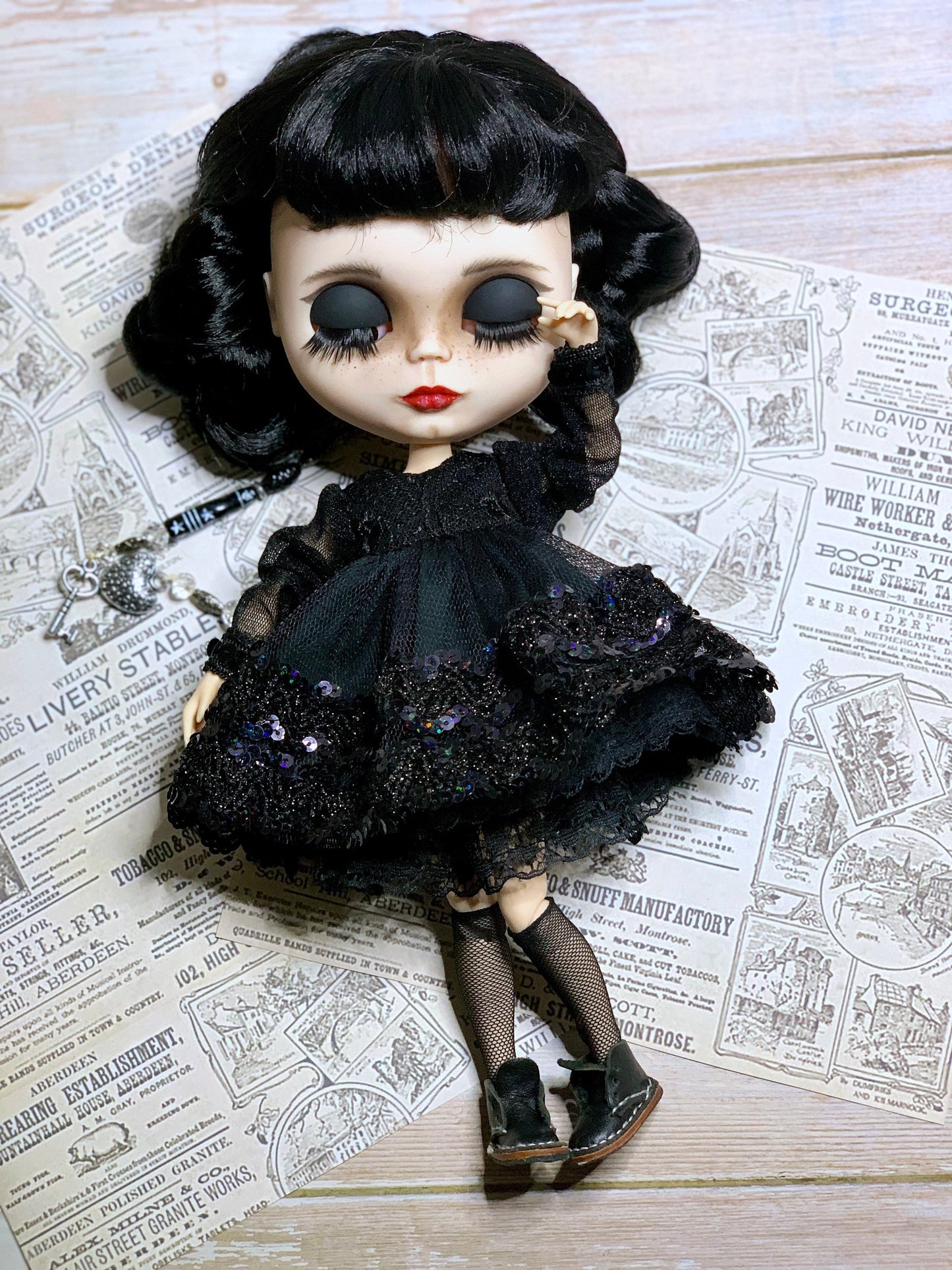 Black ball gown for Blythe Doll, 30 cm doll dress with glitter. Dress for Wednesday doll, Wednesday dress