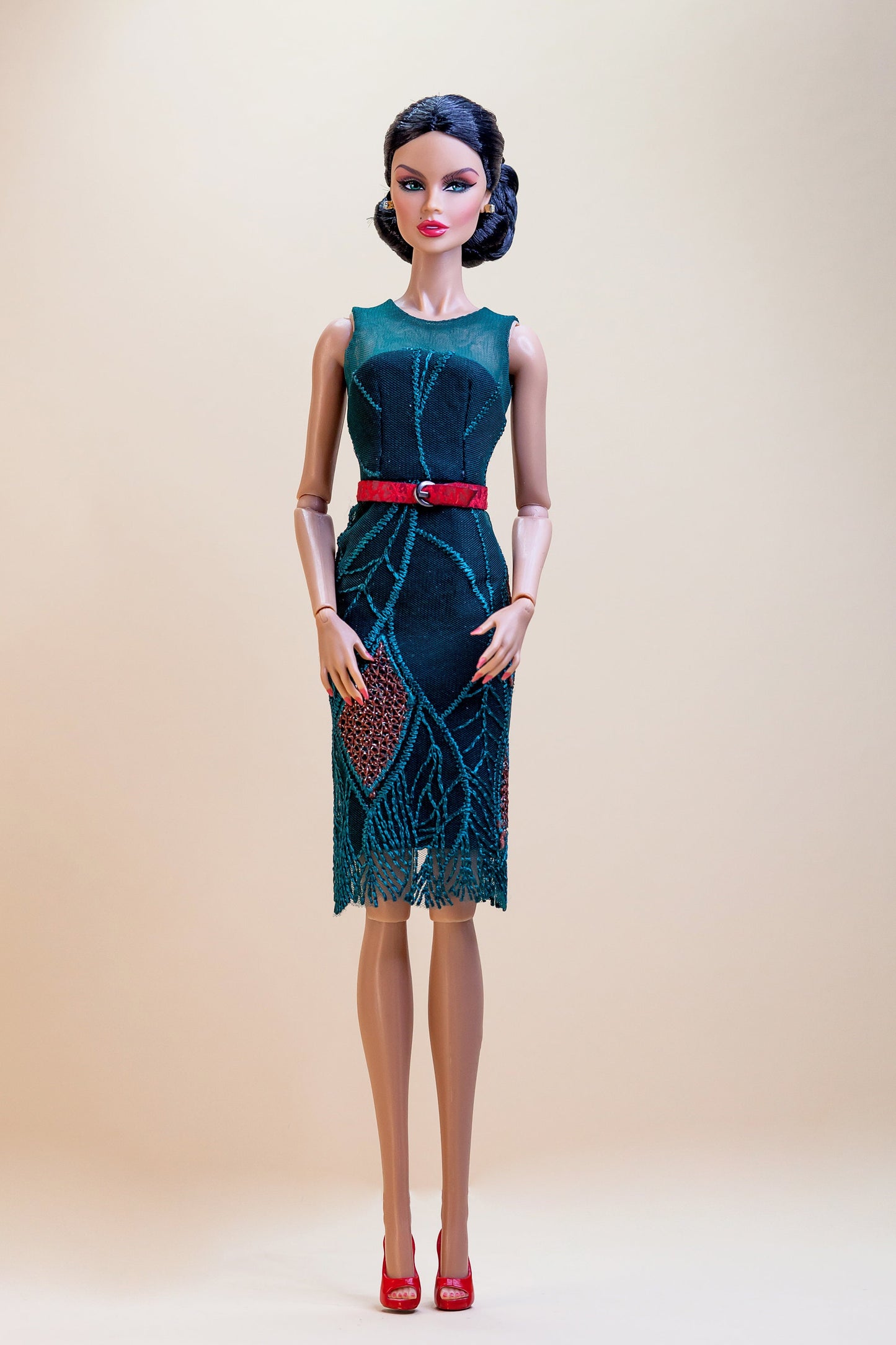 Sheath dress in beautiful green for 12 inch fashion dolls Integrity toys dolls