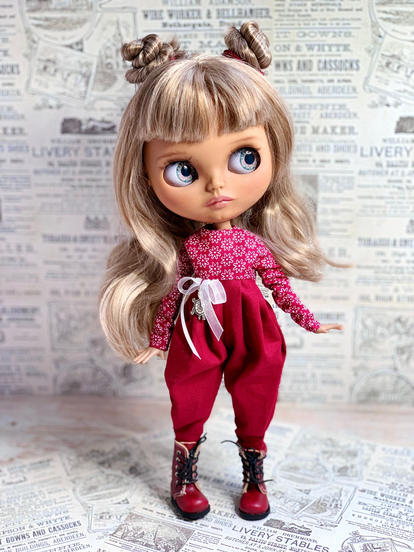 Red jumpsuit for a 30 cm Blythe doll. Burgundy outfit for dolls.