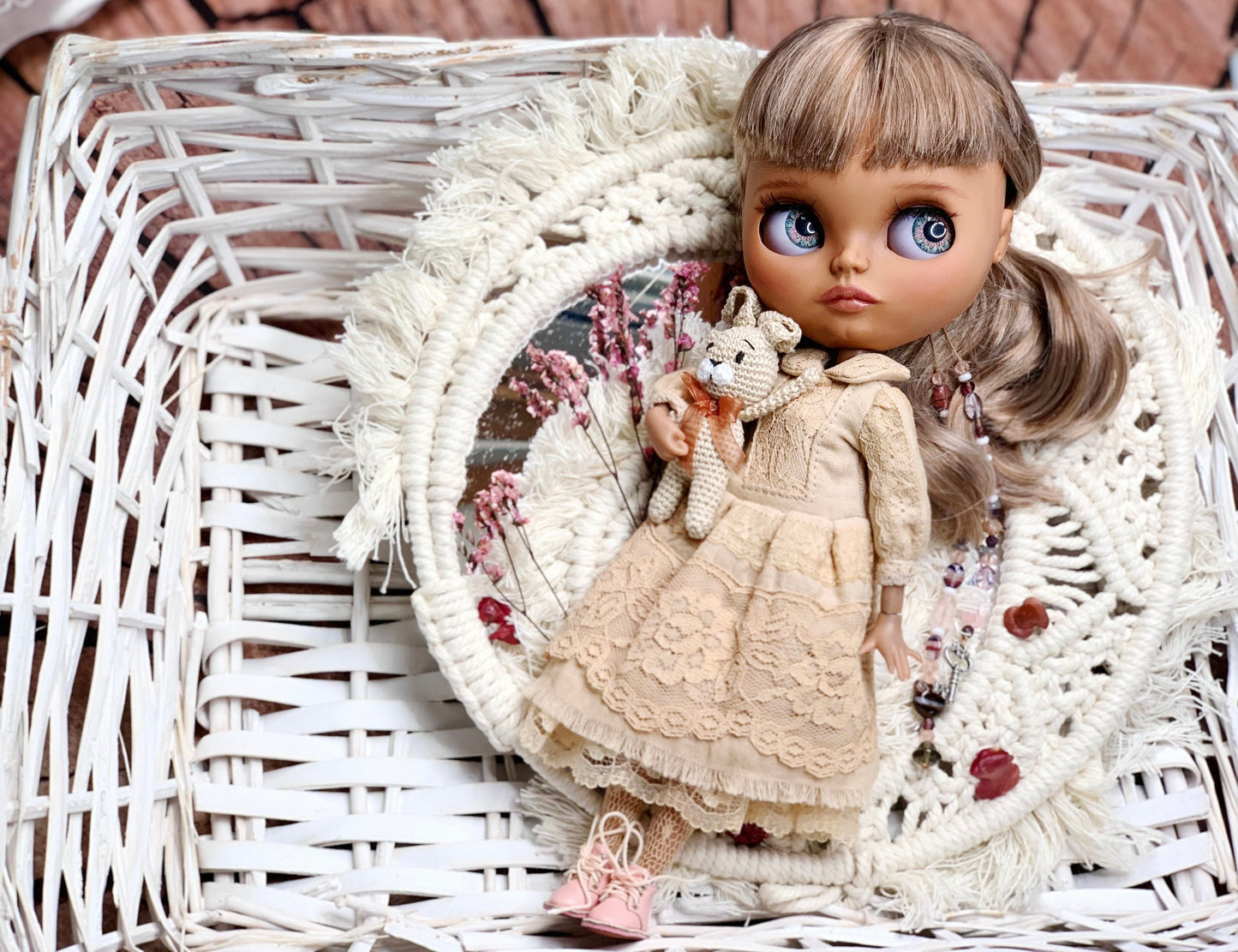 Vintage dress for Blythe doll – A handmade unique piece in cream and beige