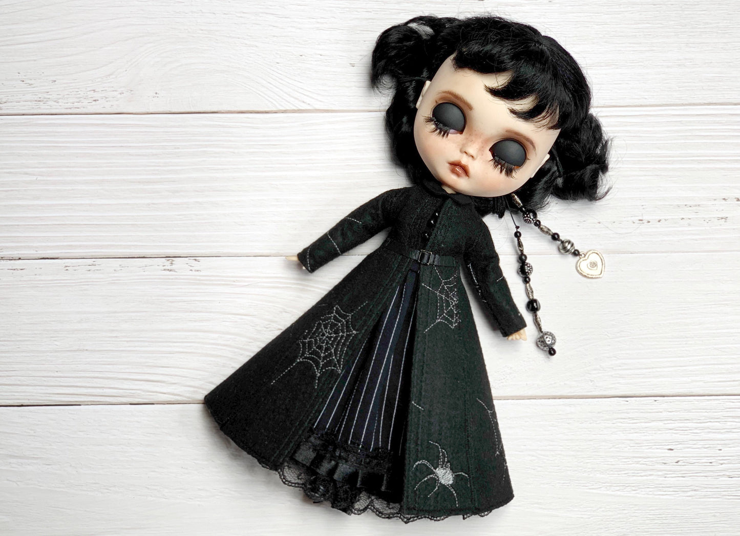 Blythe doll coat, black gothic. Doll coat with spider embroidery. Doll clothes.