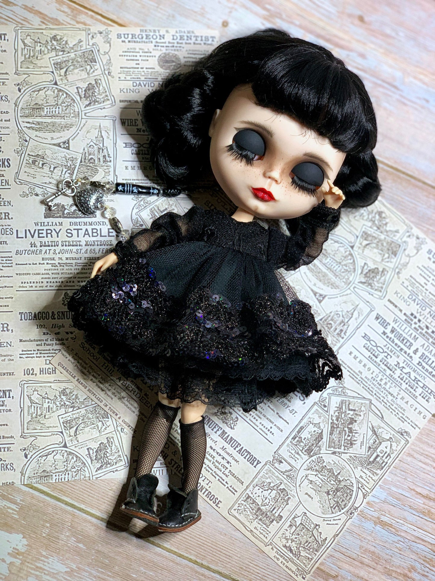 Black ball gown for Blythe Doll, 30 cm doll dress with glitter. Dress for Wednesday doll, Wednesday dress