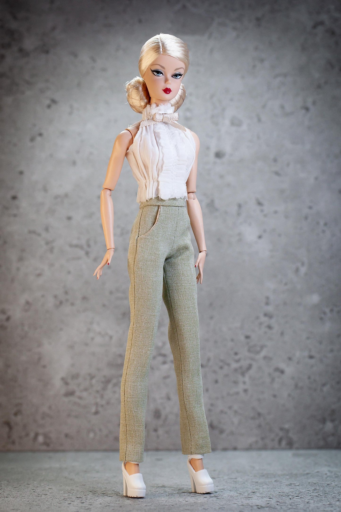 PDF Digital Pattern vest + pants trousers suit for BB SS fashion dolls. Video tutorial.