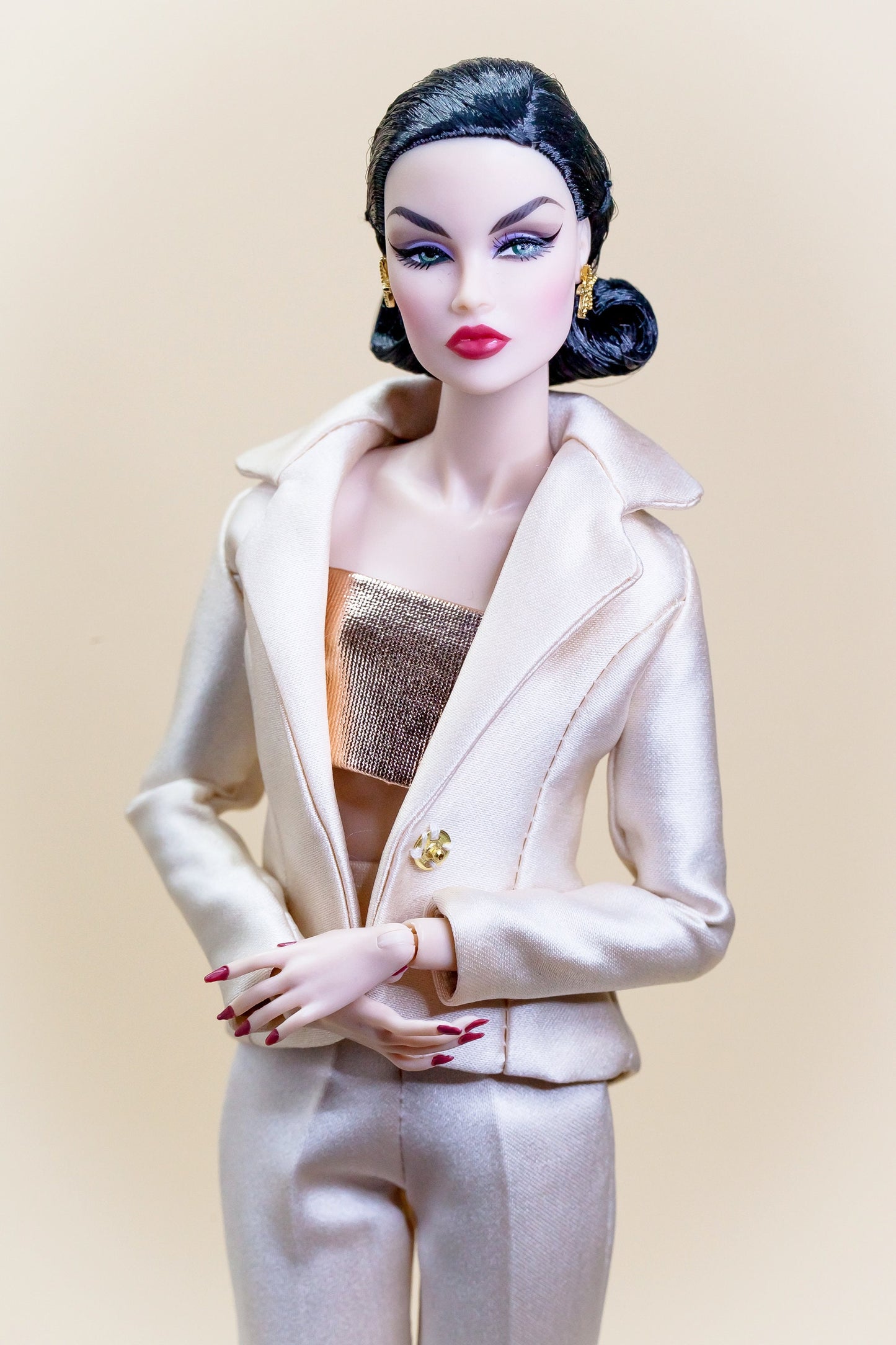 PDF Digital Pattern Satin suit blazer, pants with pockets for Fashion Royalty Nu Face doll Integrity toys. VIDEO tutorial.