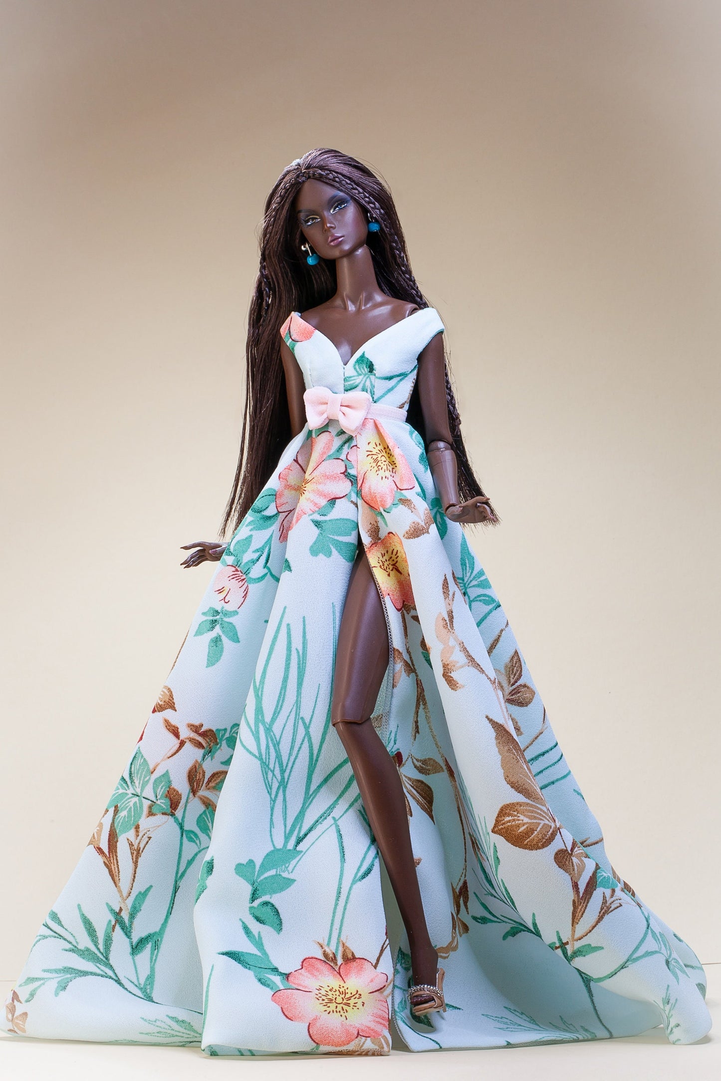 Long dress with slit for Integrity Toys Fashion dolls.