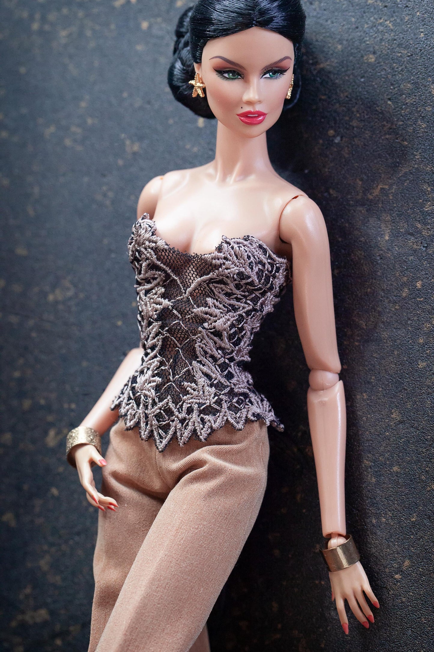 Digital Embroidery /embroidered lace short corset for Fashion Royalty, Nu Face, Poppy Parker and BB MTM dolls. + Video tutorial.